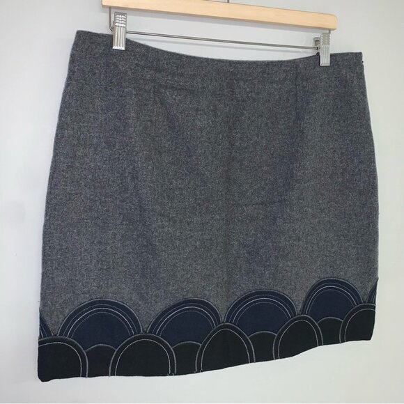 Boden Wool Skirt Women’s Size 12 US Grey Navy Black Embroidered Short Lined - Picture 3 of 7